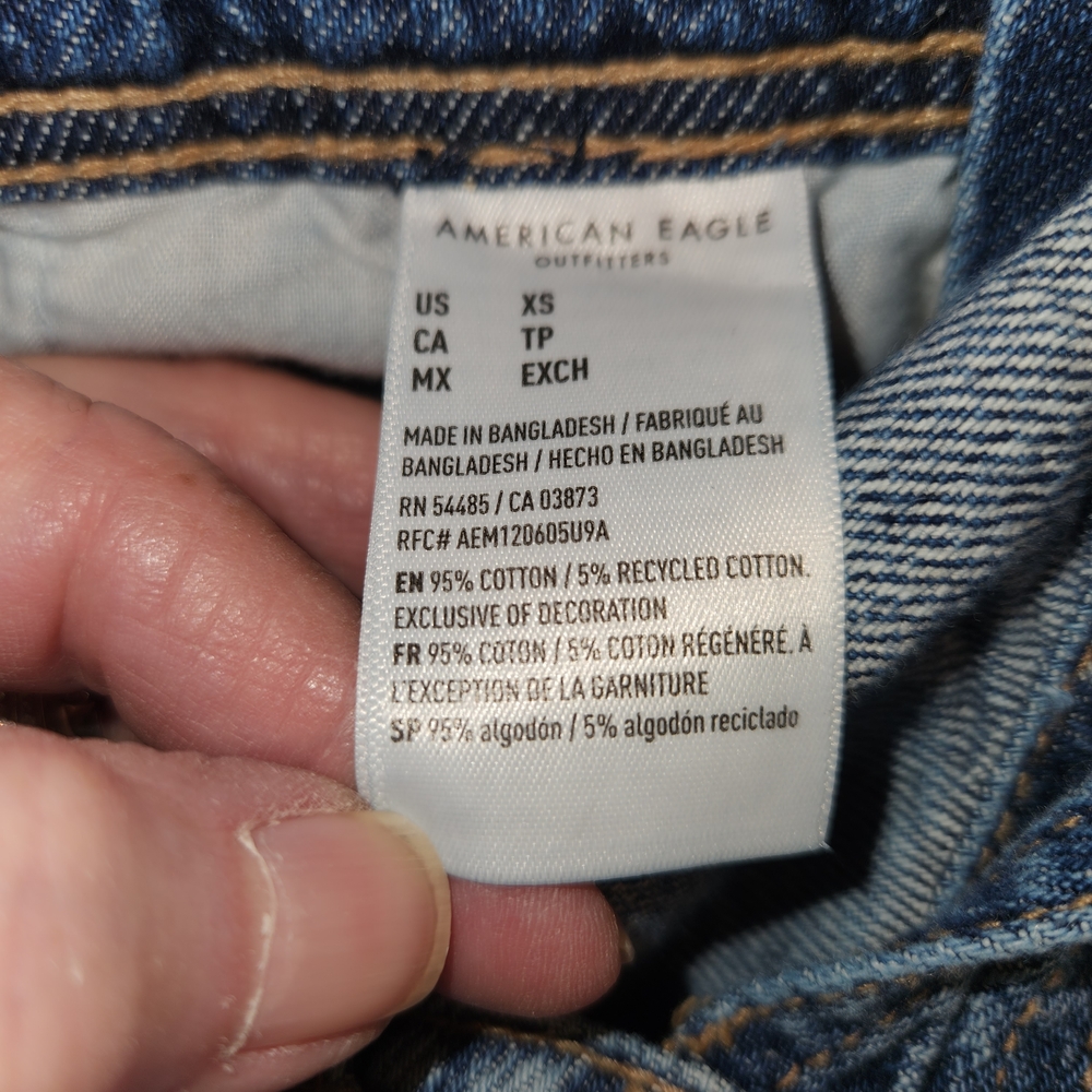 American Eagle Baggy Overall Short Size XS Frayed Hem Side Button Closures Denim - Picture 11 of 15